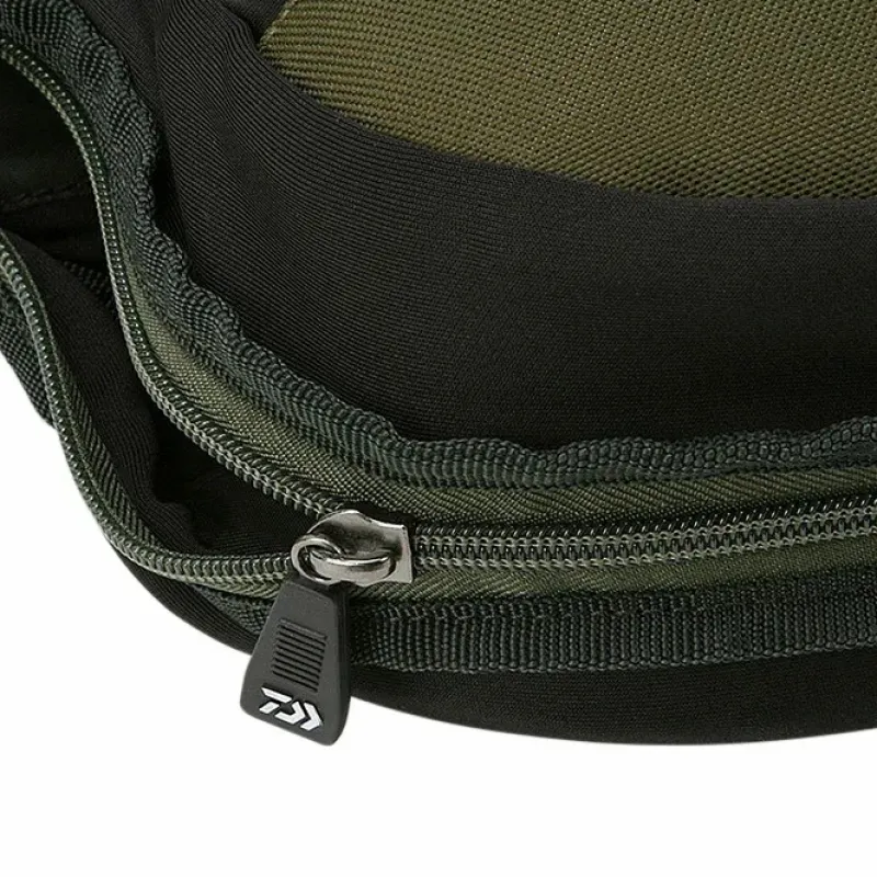 Carp Daiwa Luggage * Black Widow 12ft Rod Fishing Sleeve