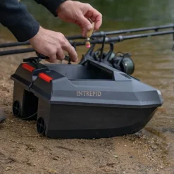 Specialist Future Carping Bait Boats * Intrepid Fishing Bait Boat