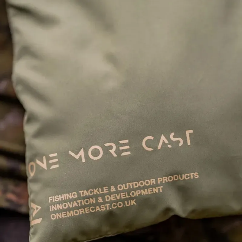 Carp One More Cast Clothing * OMC Water Repellent Centre Half Camo Fishing Scarf