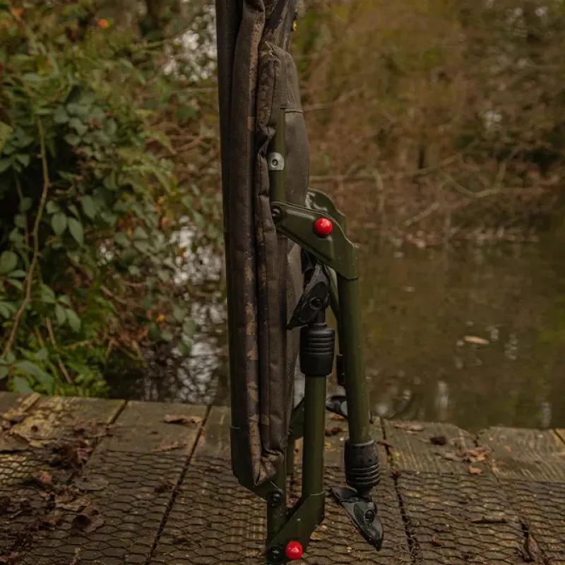 Carp Solar Tackle Chairs * Solar Undercover Guest Camo Fishing Chair
